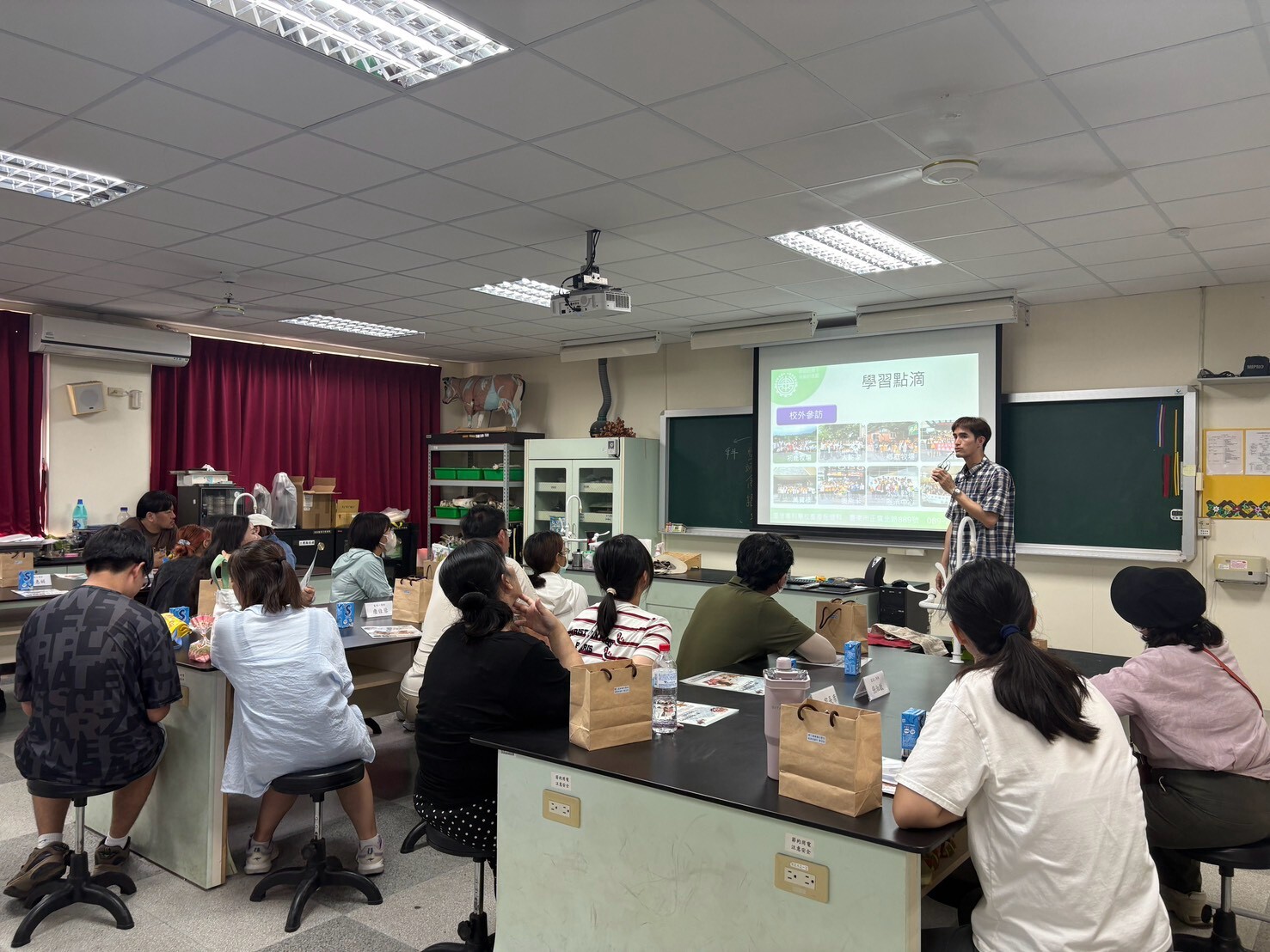 親師座談交流與學習成果簡報
