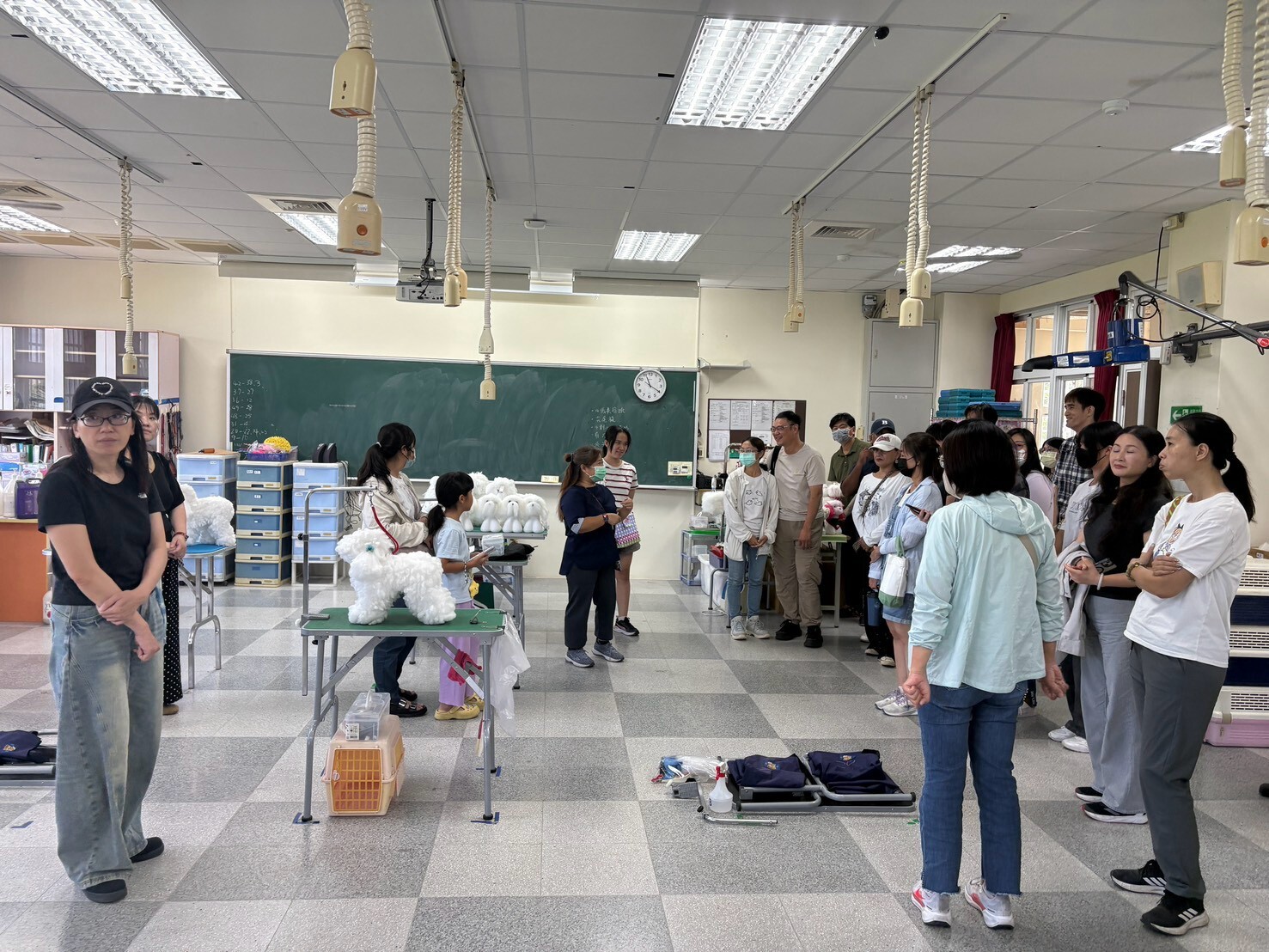走訪專業教學實習教室與設備